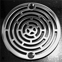 Maze pattern round drain