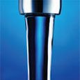 No-splash antimicrobial flow aerator